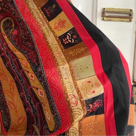 Vintage Scarf Skirt with pockets! - Picture 5 of 9